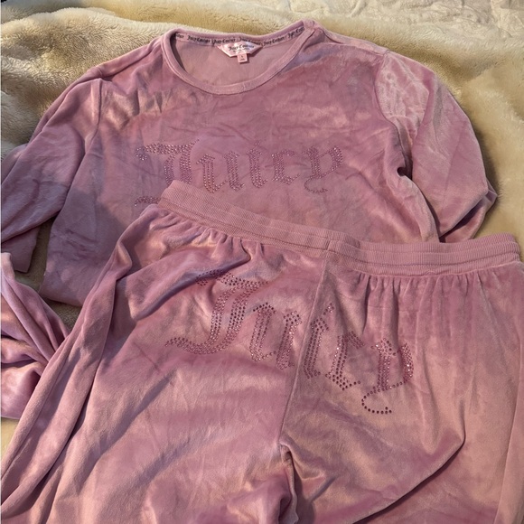 Juicy Couture Pajama Set - Picture 1 of 3